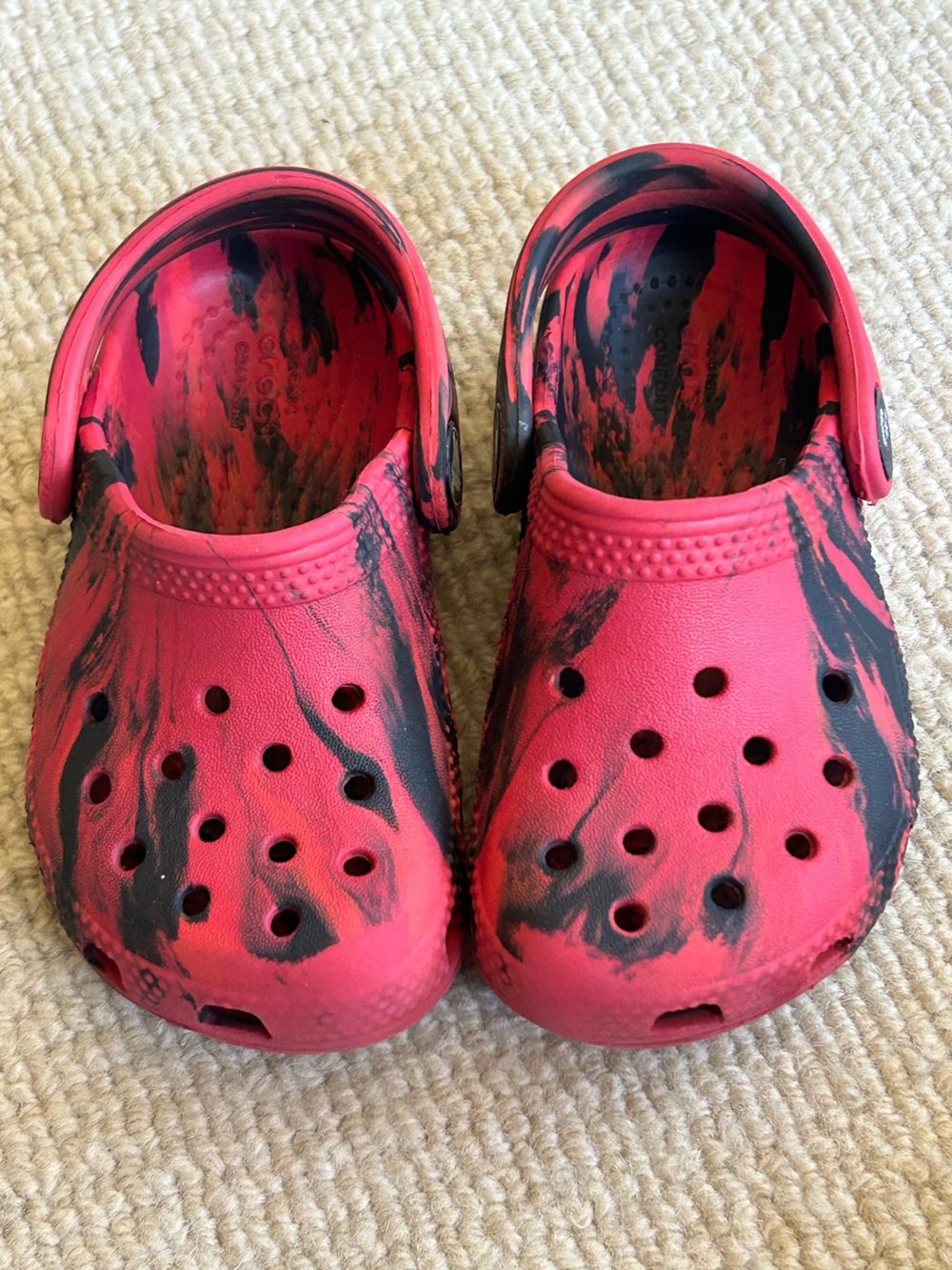 CROCS Kids Clog in Red with Black Marble Pattern